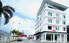 Hi-inn Riverside  4*